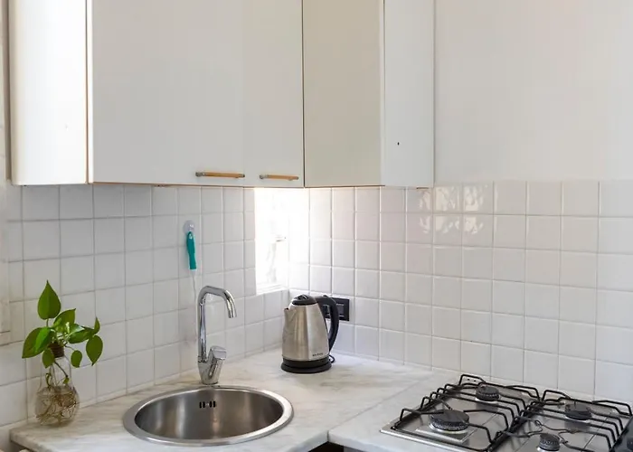 Sulla Via Del Teatro Бари