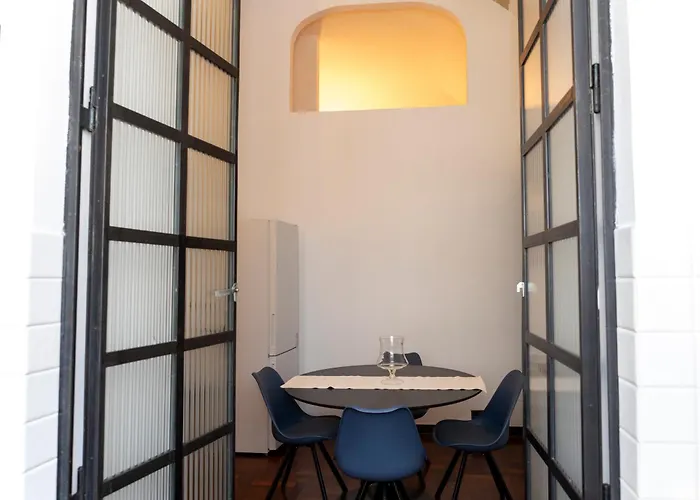 Sulla Via Del Teatro * Бари