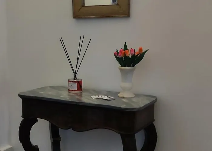 Sulla Via Del Teatro Апартаменты *