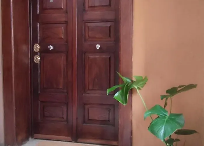 Sulla Via Del Teatro