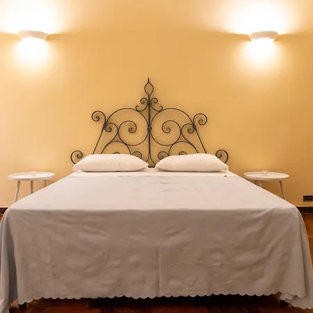 Sulla Via Del Teatro * Bari